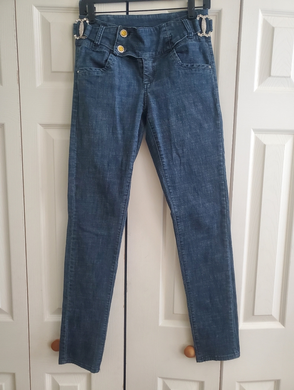 Women’s Dark Blue Skinny Jeans with Decorative Buckle